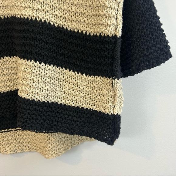 Free People Black & Cream Striped Chunky Pullover Knit V-neck Sweater Size XS - Picture 10 of 11